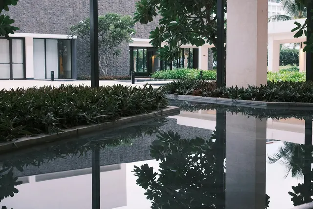 私家庭院林泉：镜水留白